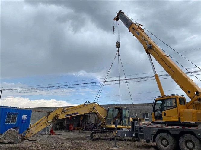 松江区25吨吊车的工作半径是多少？